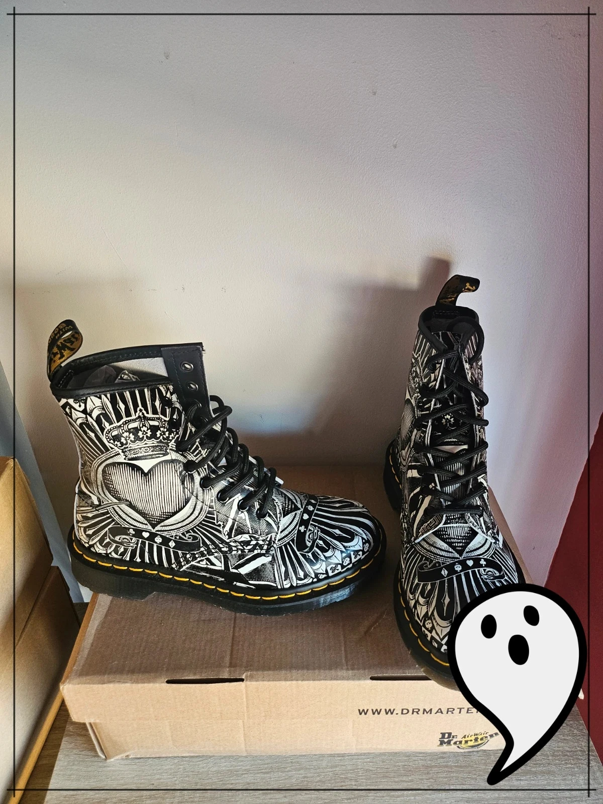 Magnifique Dr. Martens 1460 – Playing Card Backhand (Core Print) rock metal gothic – photo 2